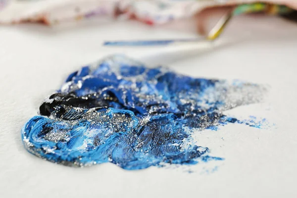 Oil paint with glitter on paper, closeup — Stock Photo, Image