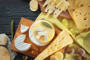 Çeşitli peynir ile kompozisyon