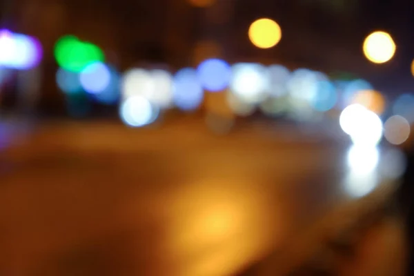 Vista turva da estrada noturna da cidade — Fotografia de Stock