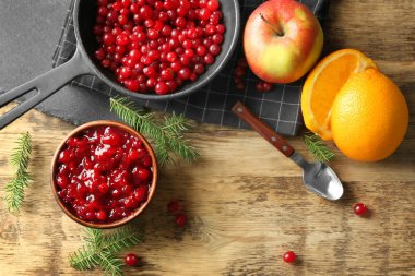 Lezzetli kızılcık sosu 