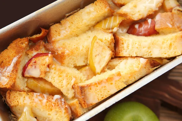 Freshly baked bread pudding in casserole dishes — Stock Photo, Image