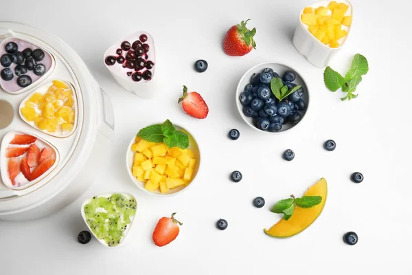 Automatic yogurt maker with fruits — Stock Photo, Image