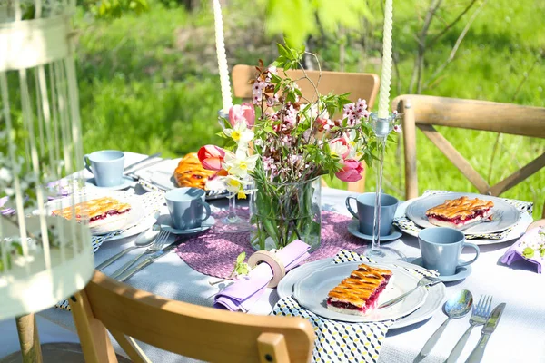 Hermoso ajuste de mesa — Foto de Stock