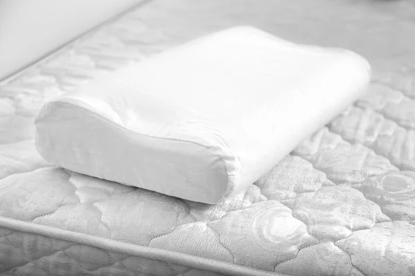 Almohada ortopédica blanca — Foto de Stock