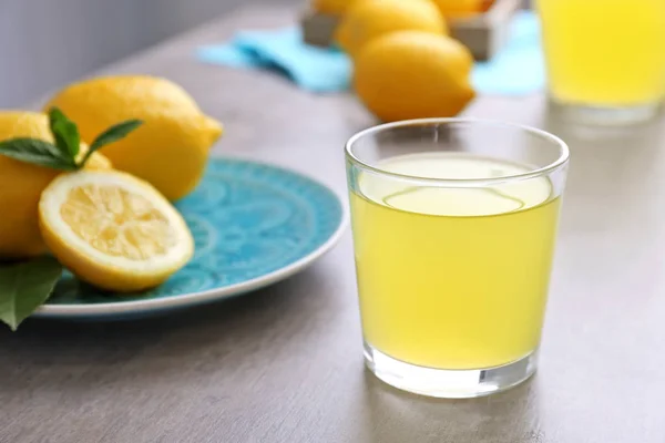 Lezzetli limon suyu — Stok fotoğraf