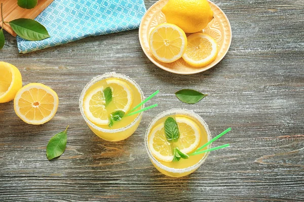 Verres de jus de citron — Photo