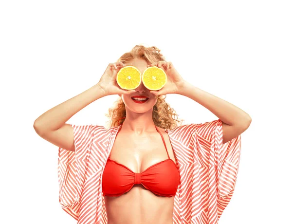 Mujer joven en ropa de playa — Foto de Stock