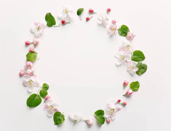 Circle made with blooming flowers — Stock Photo, Image