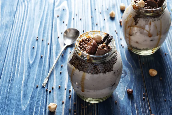 Delicioso parfait con chocolate — Foto de Stock