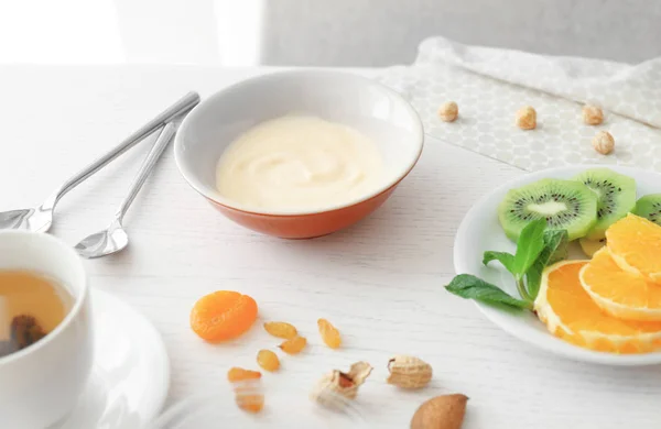 Composición con sabroso yogur — Foto de Stock