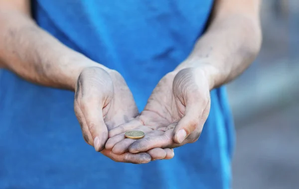 Pauvre homme mendiant pour de l'argent — Photo