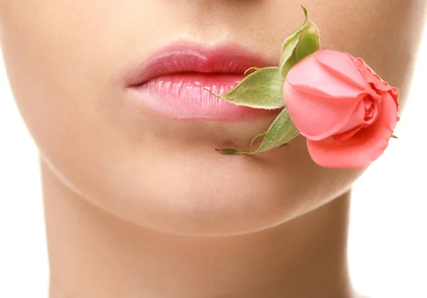 玫瑰花蕾的女人 — 图库照片