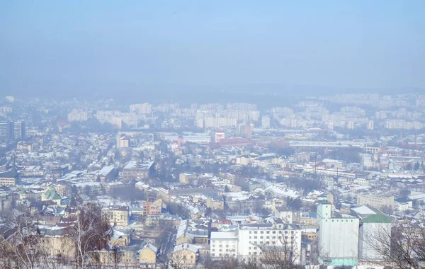 Vista da cidade de colina no inverno — Fotografia de Stock