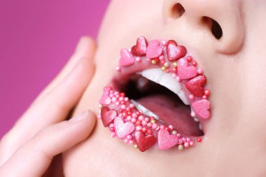 Yaratıcı makyajlı kadın