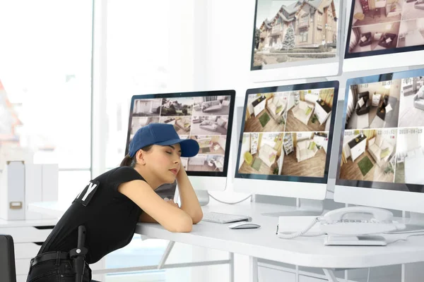 Schlafen bei der Arbeit schützen — Stockfoto