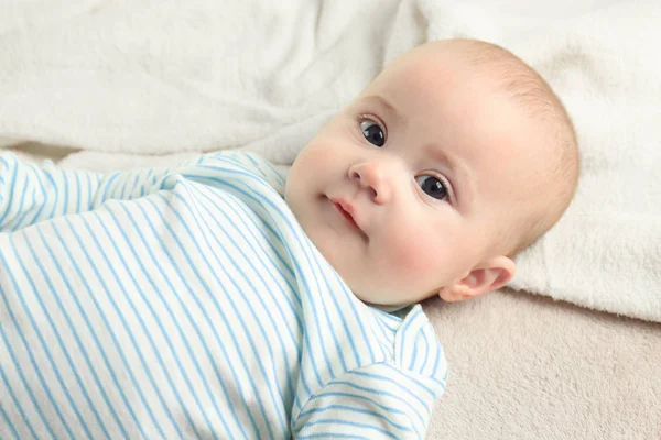 Retrato de bebê adorável — Fotografia de Stock