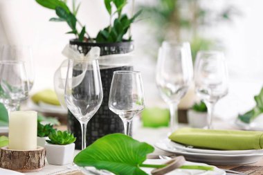 Akşam yemeği için sofra