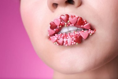 Yaratıcı makyajlı kadın