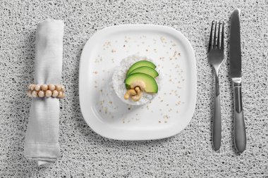 lezzetli Hindistan cevizi pirinç masada