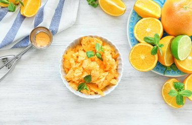 Lezzetli narenciye dondurması