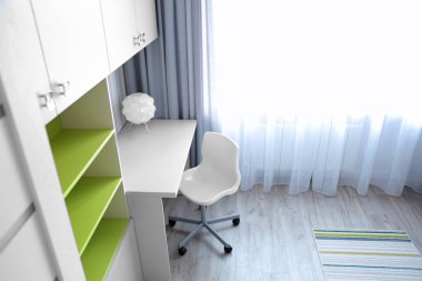 Evde rahat çalışma alanı