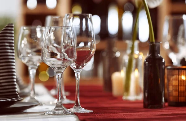 Empty glasses on table — Stock Photo, Image