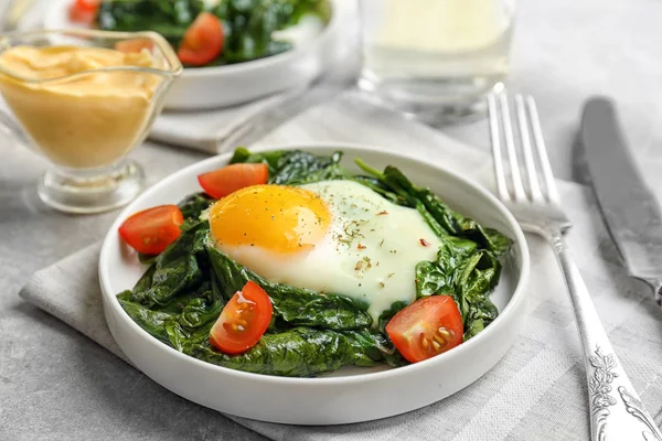 Вкусное яйцо флорентийское — стоковое фото