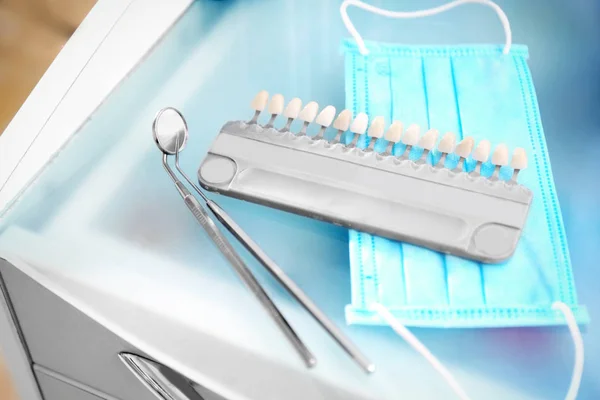 Table with dental instruments — Stock Photo, Image