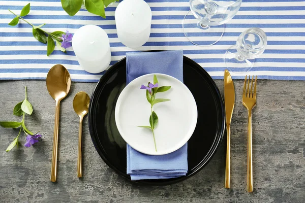 Cadre de table avec décor floral — Photo