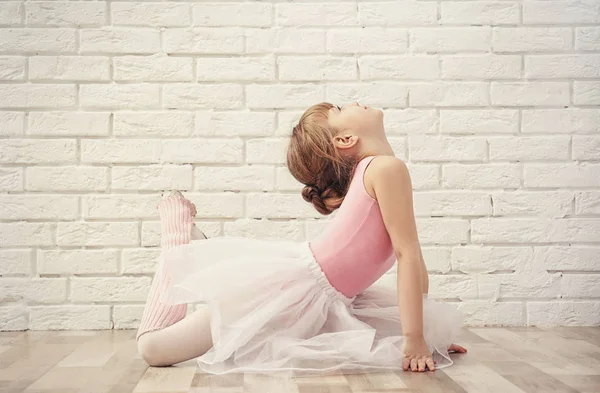 Niedliche kleine Ballerina — Stockfoto