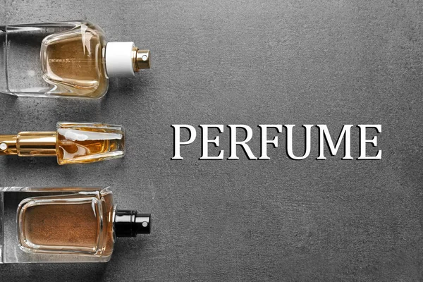 Schöne Komposition mit Flaschen Parfüm — Stockfoto