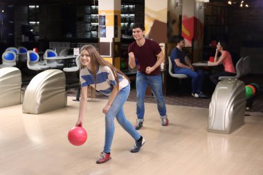 Arkadaşlar bowling Club