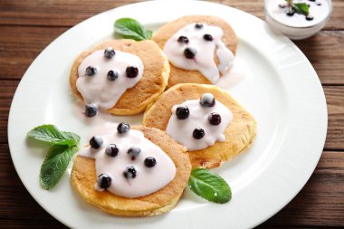 plaka üzerinde lezzetli gözleme