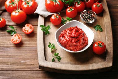 Lezzetli domates salçası 