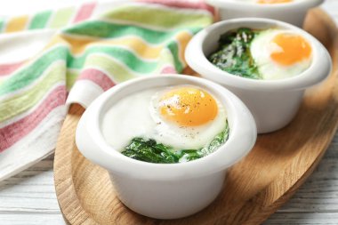 Kase lezzetli yumurta ile 