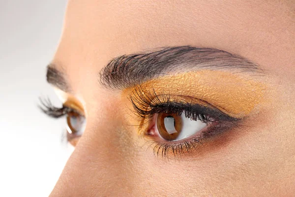 Hermosa mujer con maquillaje navideño — Foto de Stock