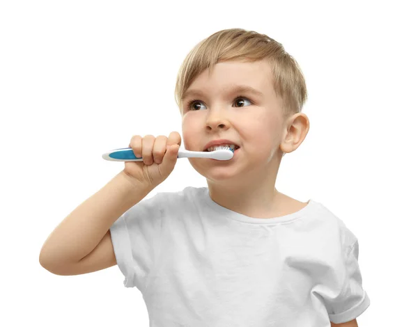 Niño pequeño cepillándose los dientes —  Fotos de Stock