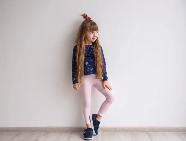 Маленькая девочка моды — стоковое фото