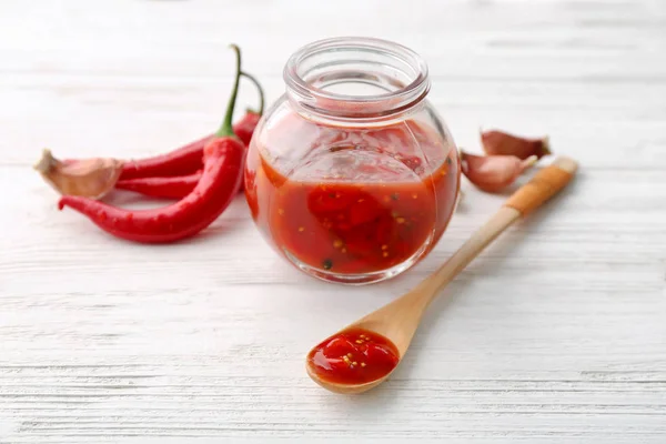 Pikantní chilli omáčkou — Stock fotografie