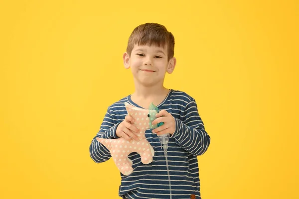 Küçük çocuk holding Nebulizatör — Stok fotoğraf