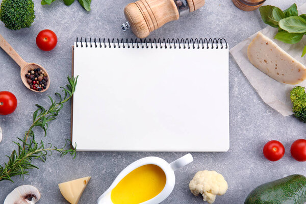 Сырный соус с ингредиентами
  