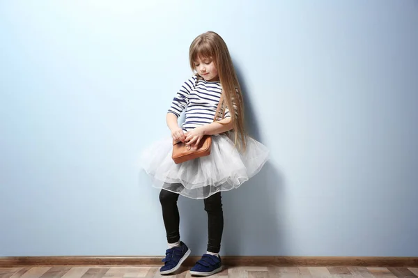 Schattig klein meisje — Stockfoto