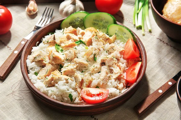 Arroz delicioso com frango — Fotografia de Stock