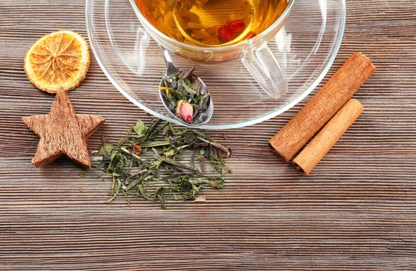 Tazza di tè con spezie — Foto Stock