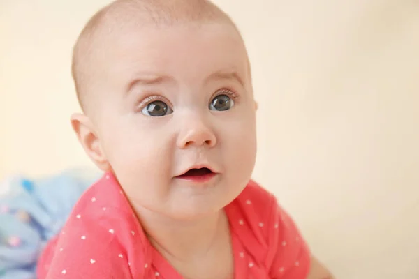 Retrato de bebê adorável — Fotografia de Stock