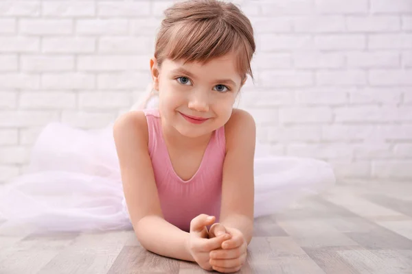 Schattige kleine ballerina — Stockfoto