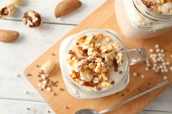 Delicious parfait with granola — Stock Photo, Image