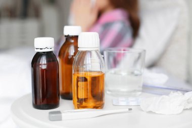 İlaçlar, elektronik termometre ve doku 