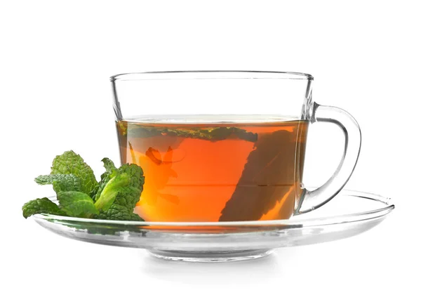 Taza de té con hojas de menta — Foto de Stock