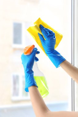 Pencere temizleme eller